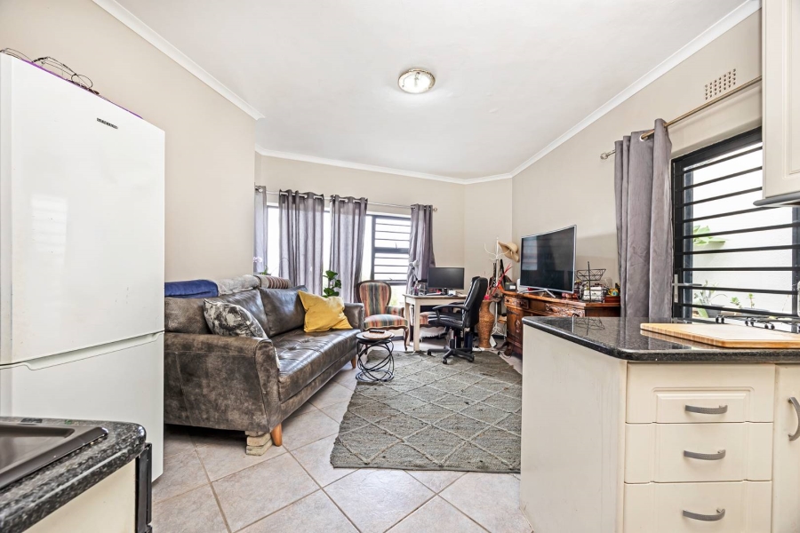 8 Bedroom Property for Sale in Plattekloof Western Cape